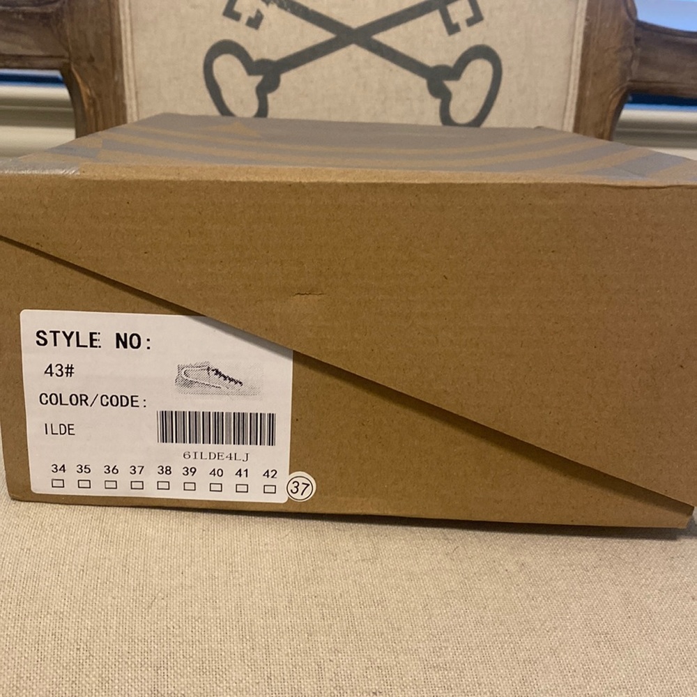 golden goose 37 size 7.5 women